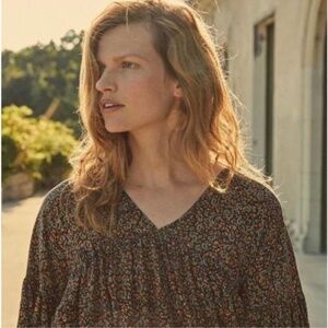 Doen Floral V-Neck Top - Black and Brown